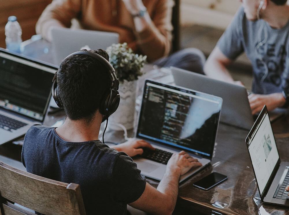 Commercial hauling service